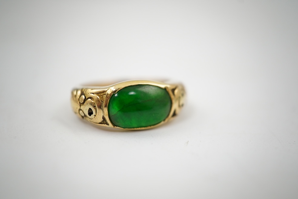 A fine jadeite ring, early 20th century